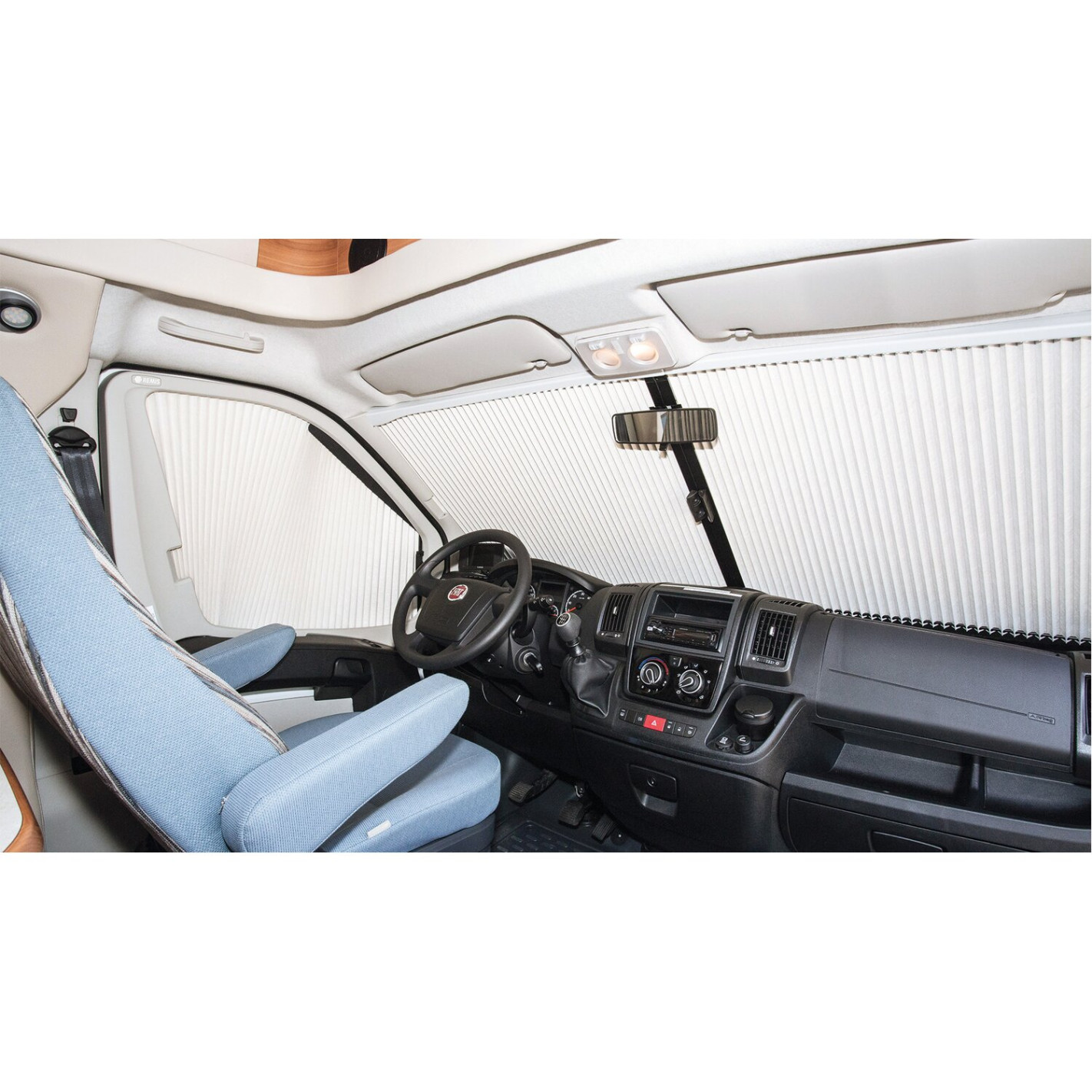 Stores d'occultation cabine pour campingcar Remifront pour parebrise