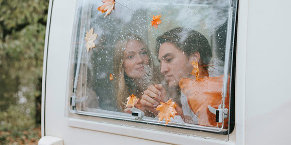 Voyager en automne en camping-car ou en fourgon